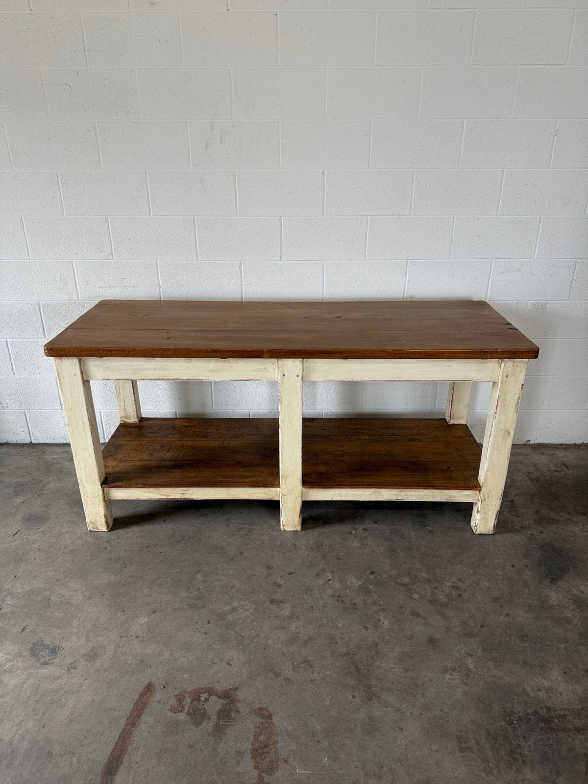 Antique English kitchen island - House on Horizon