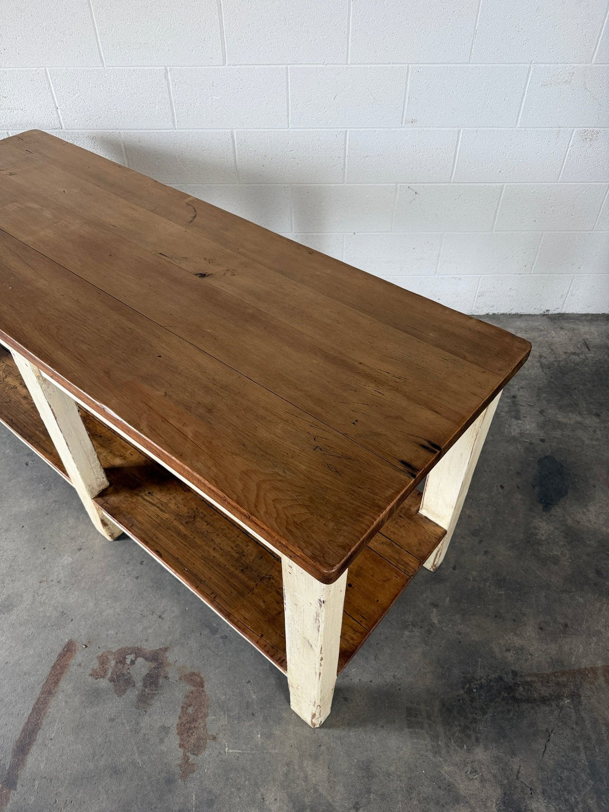 Antique English kitchen island - House on Horizon