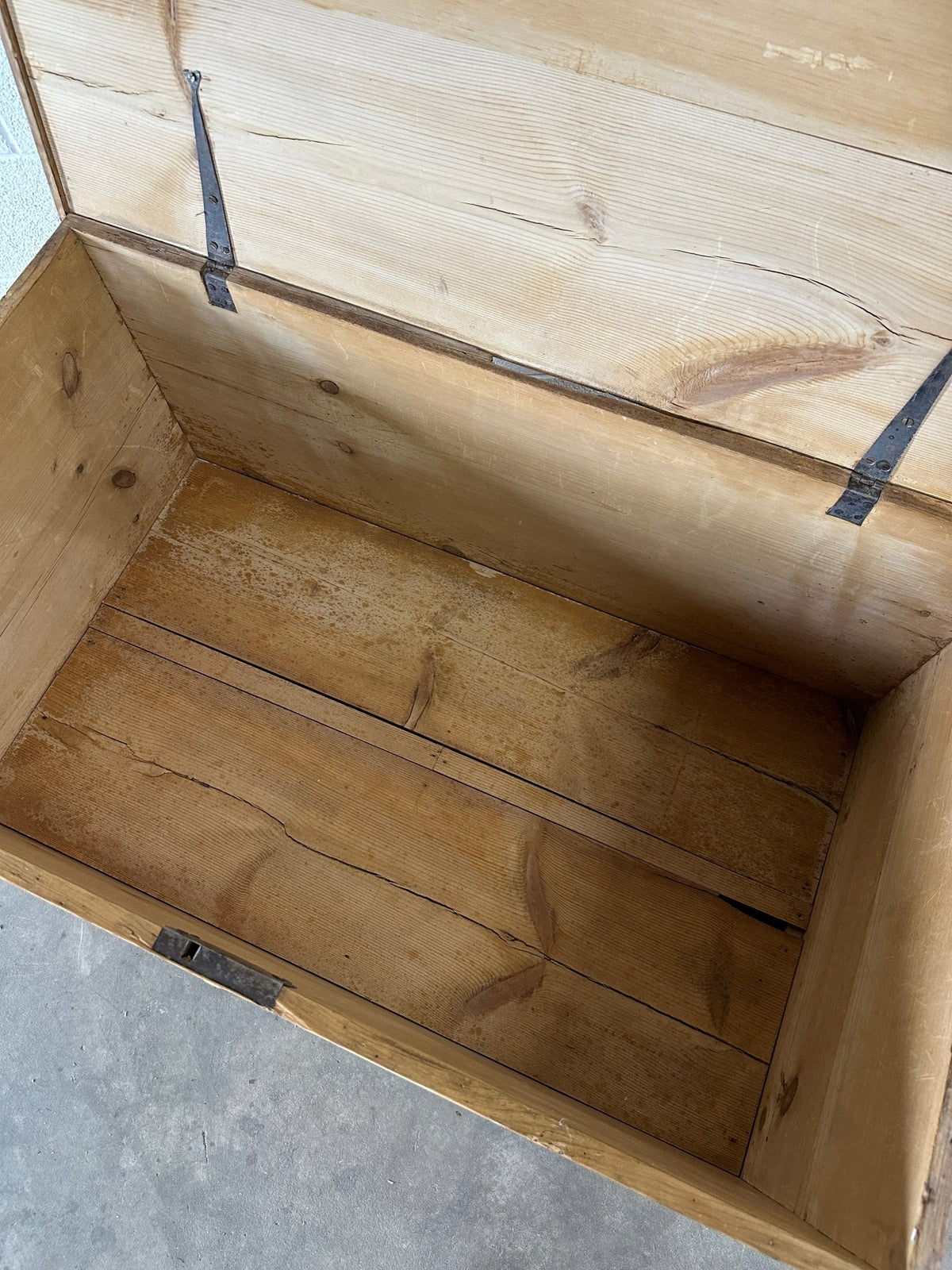 Antique English pine mule chest - House on Horizon