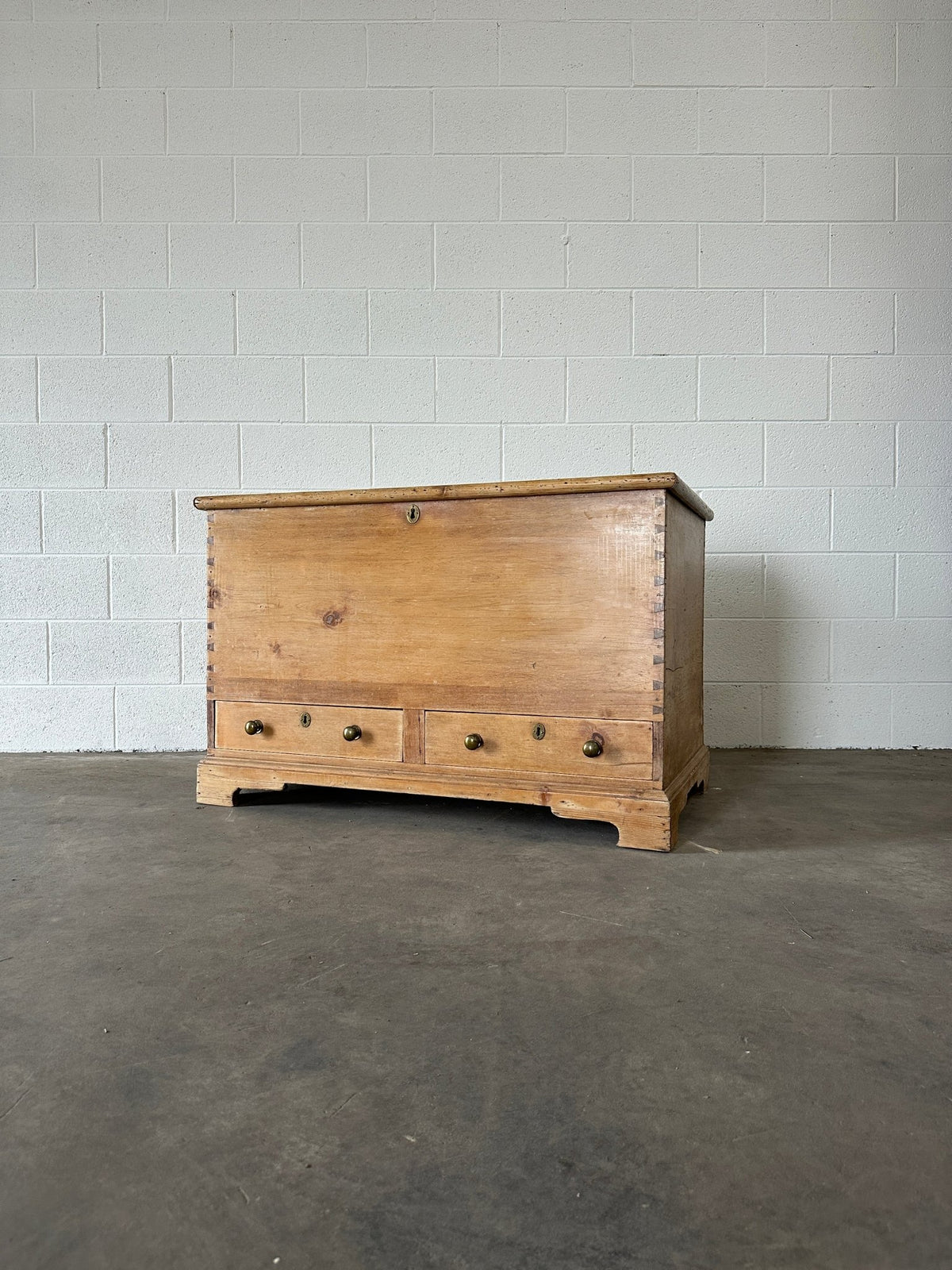Antique English pine mule chest - House on Horizon
