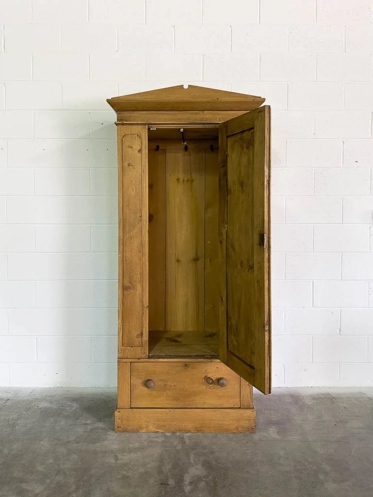 Antique English pine wardrobe - House on Horizon