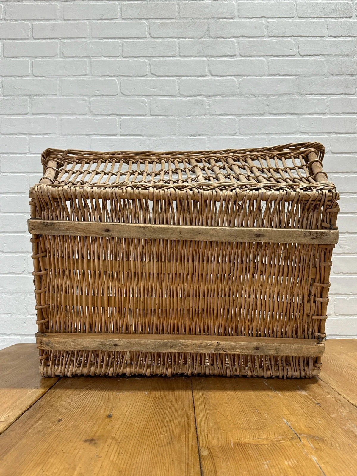 Antique French laundry basket - House on Horizon