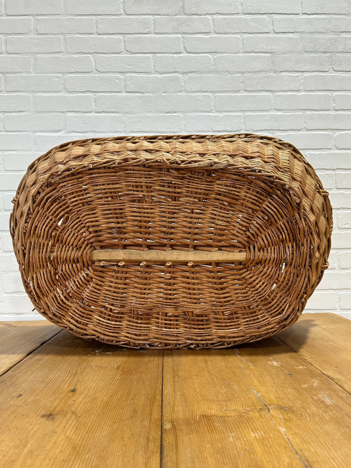 Antique French laundry basket - House on Horizon