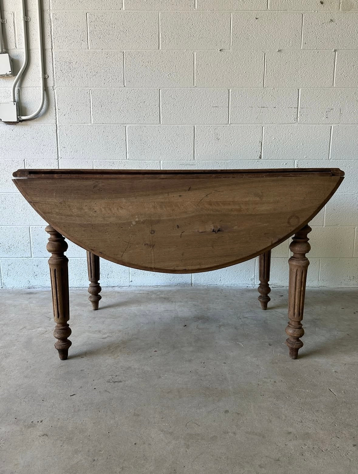 Antique French round farmhouse table - House on Horizon