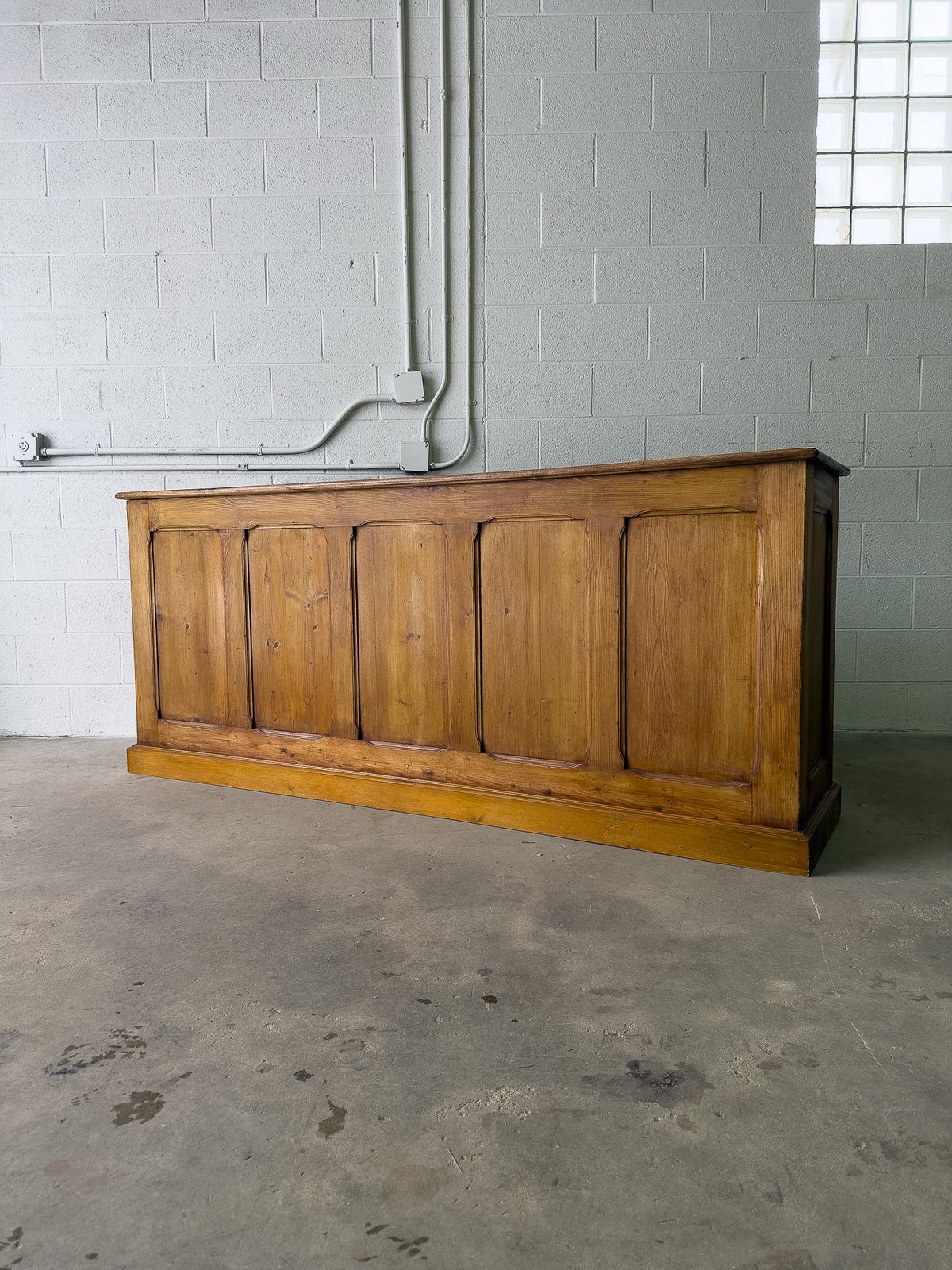 Antique french wooden shop counter - House on Horizon