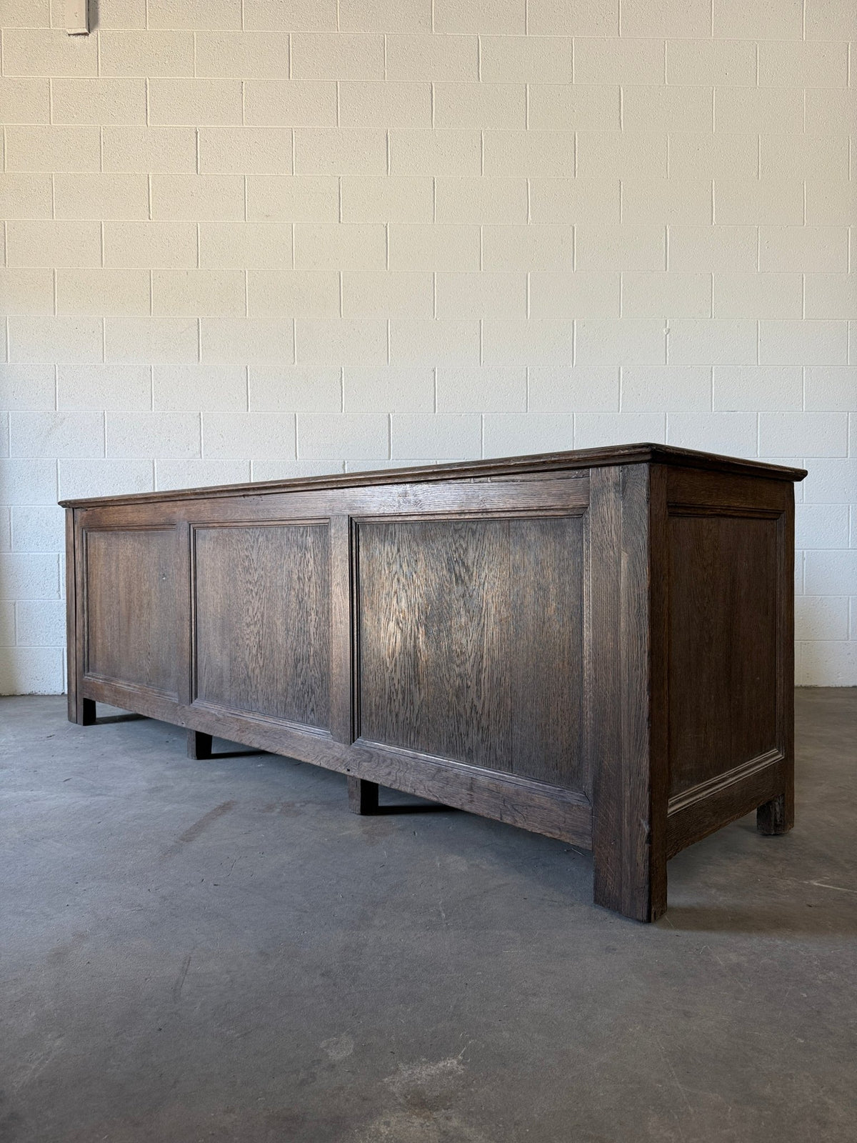 Antique oak sideboard or console - House on Horizon