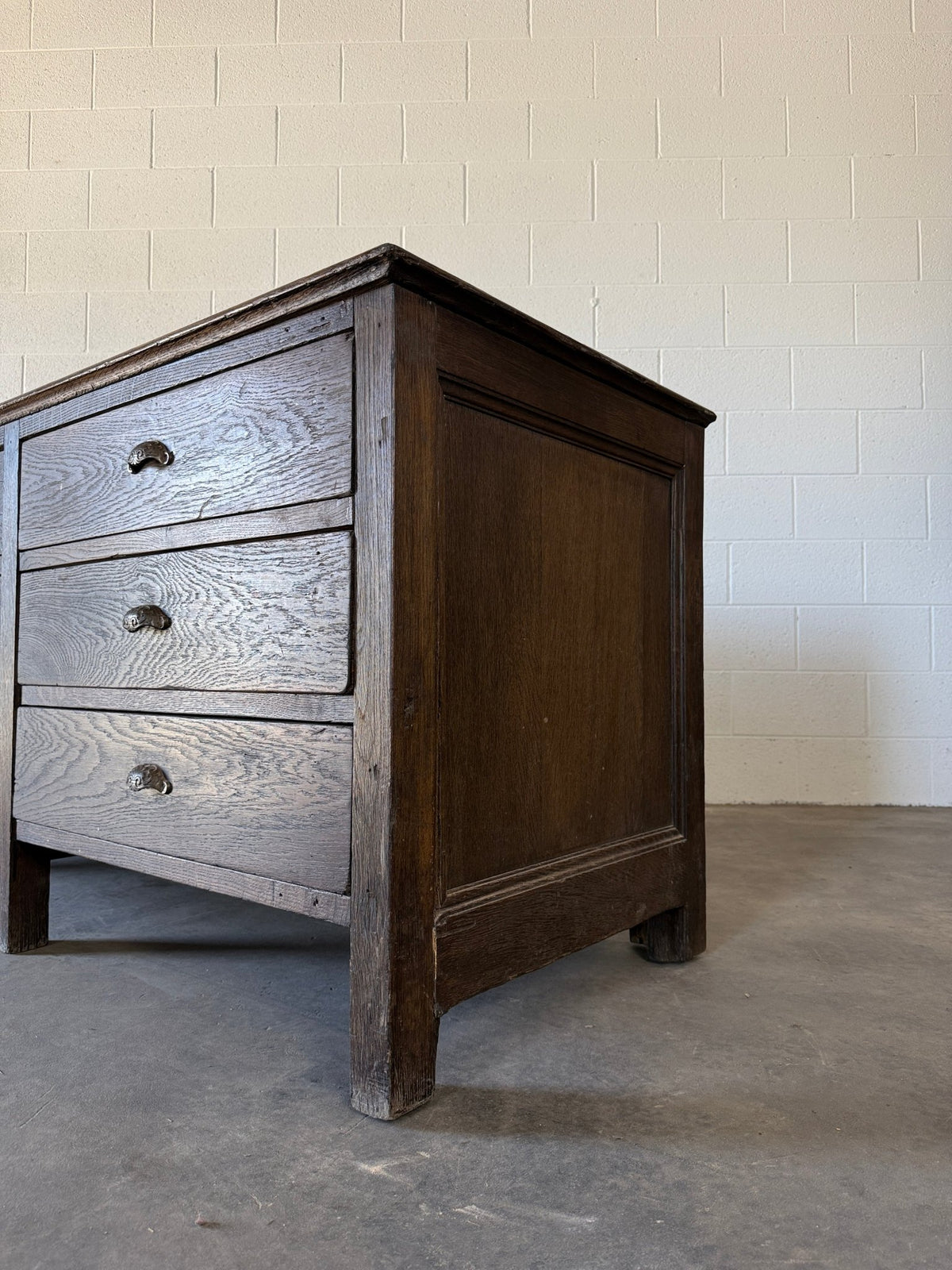 Antique oak sideboard or console - House on Horizon