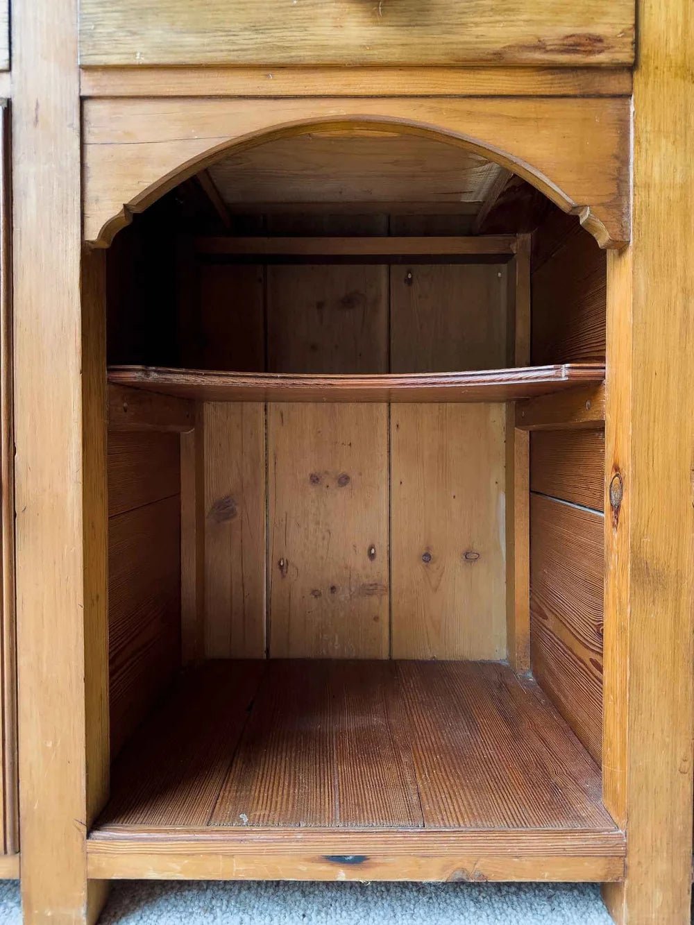 Antique Pembrokeshire Welsh kitchen dresser - House on Horizon