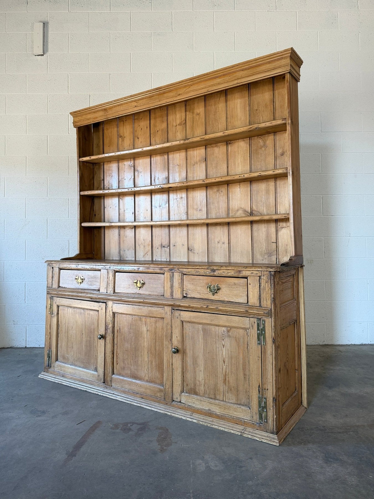 Antique pine kitchen dresser - House on Horizon