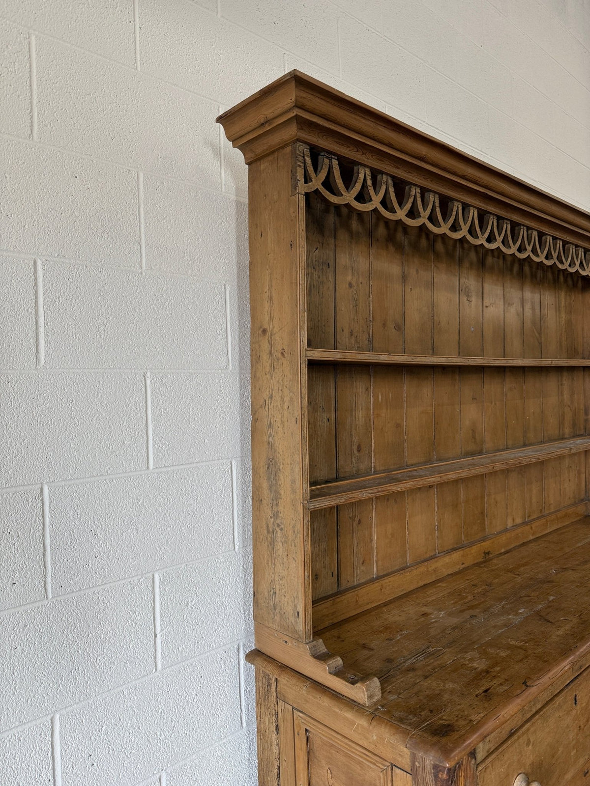 Antique pine kitchen dresser with decorative top - House on Horizon