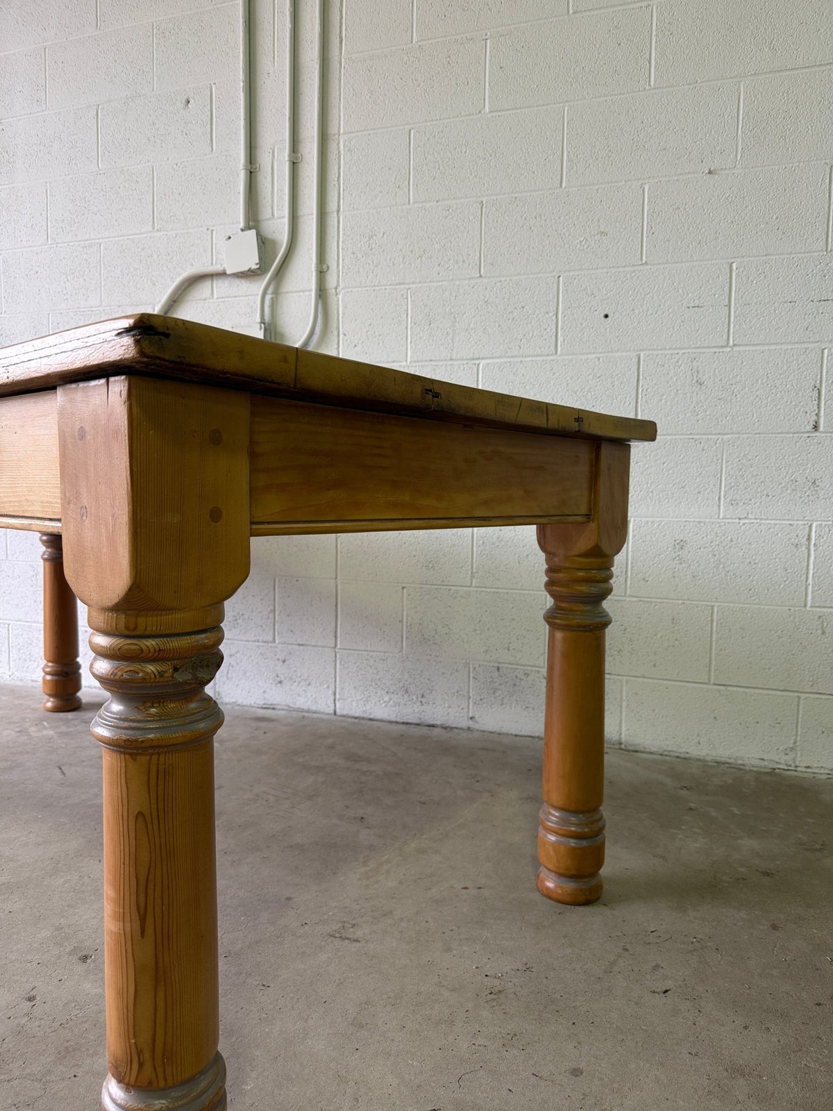 Antique pine kitchen or dining table - House on Horizon