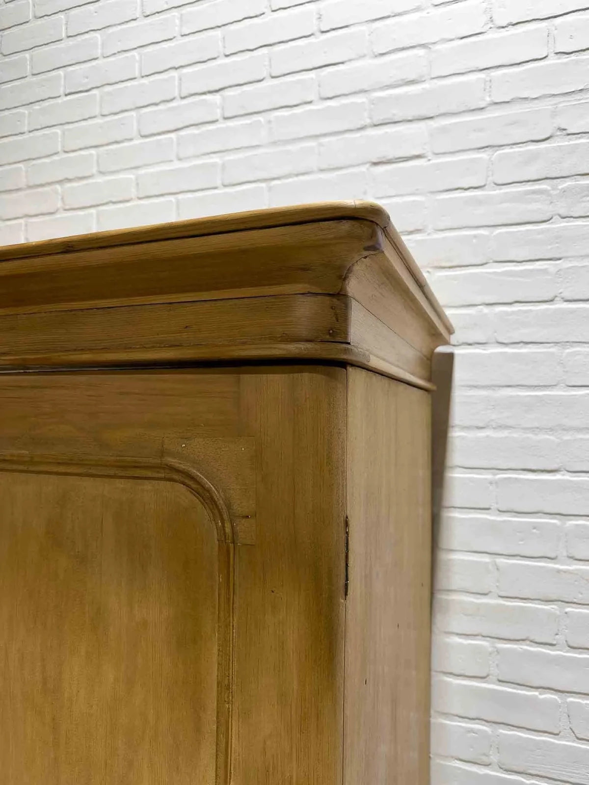 Antique pine linen press - House on Horizon