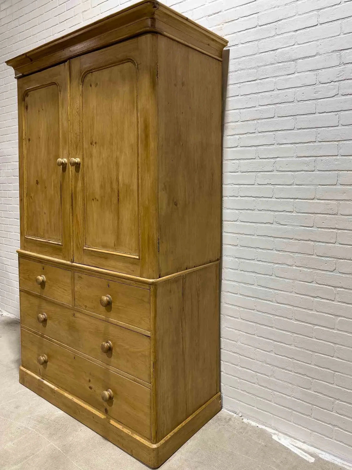Antique pine linen press - House on Horizon
