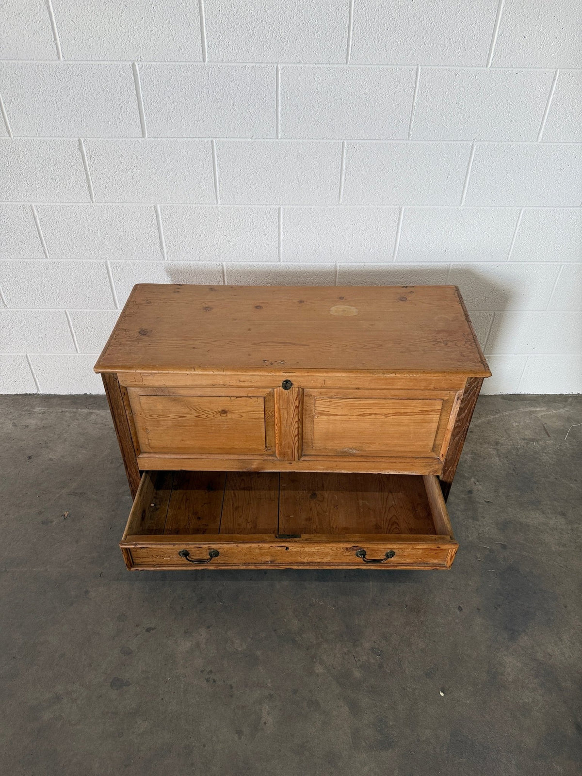 Antique pine mule chest - House on Horizon