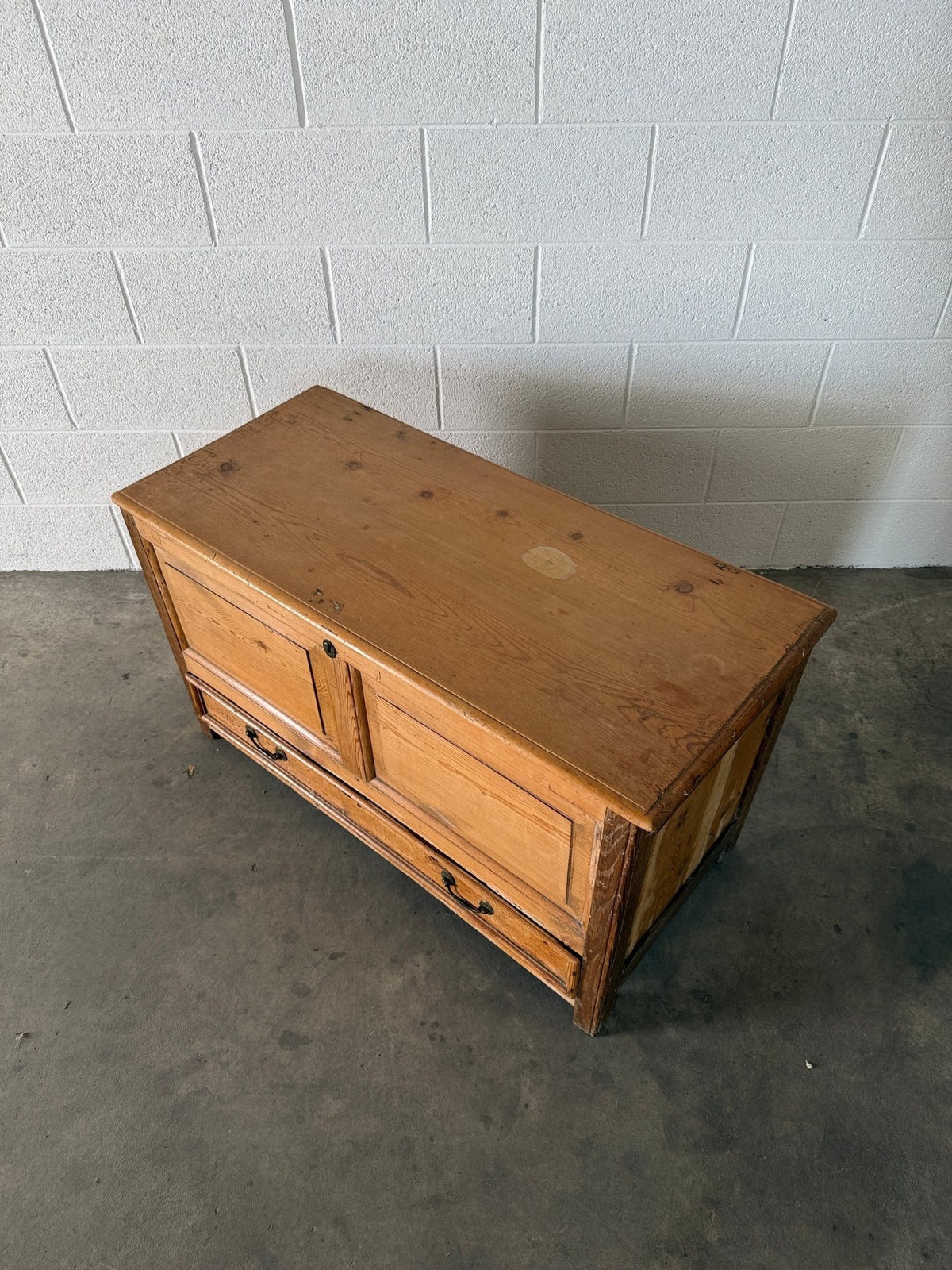 Antique pine mule chest - House on Horizon