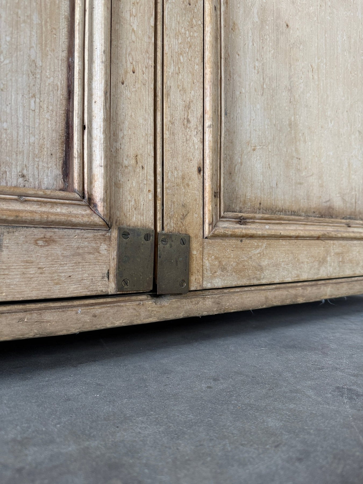 Antique pine sideboard with working key - House on Horizon