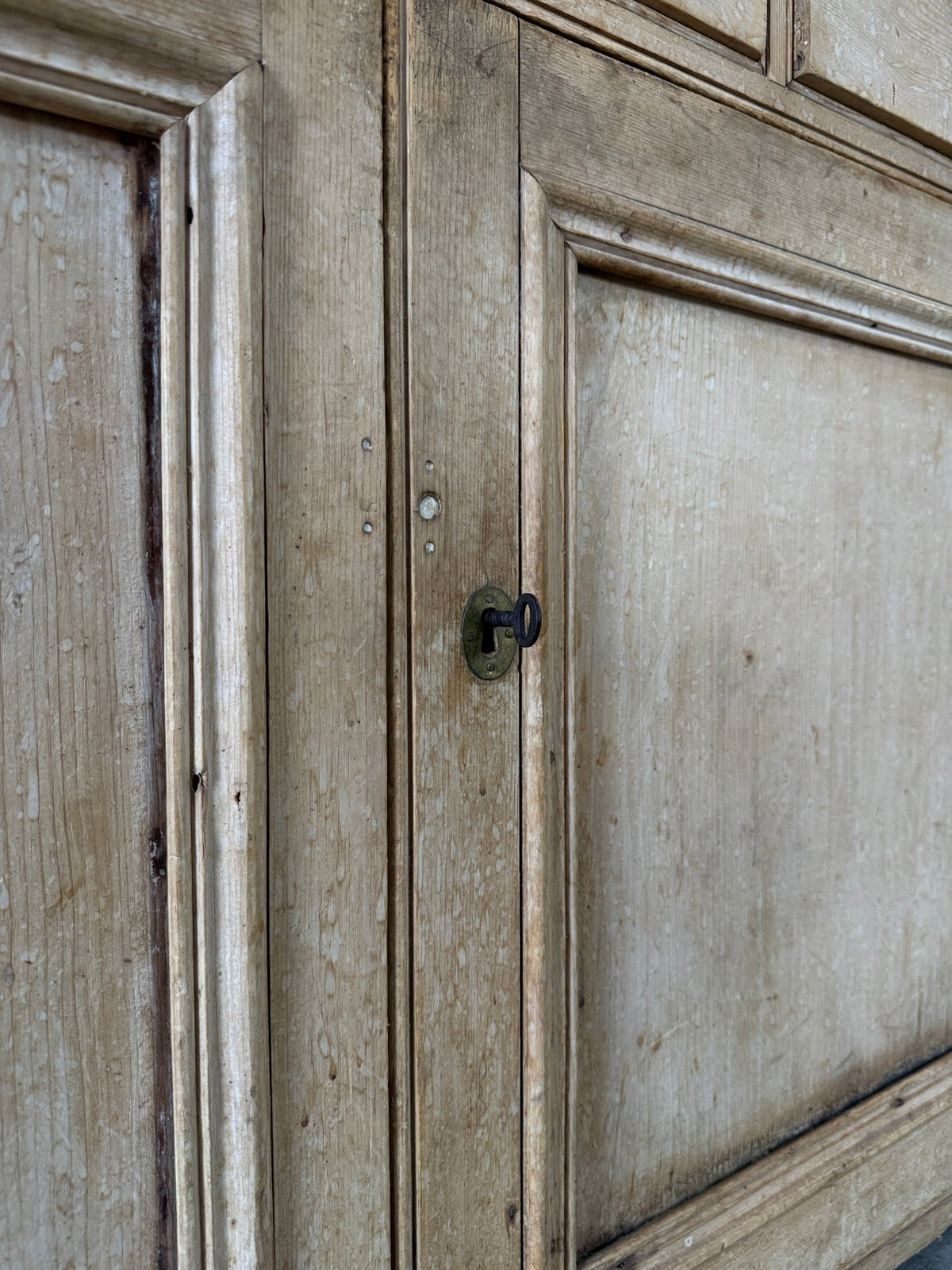Antique pine sideboard with working key - House on Horizon