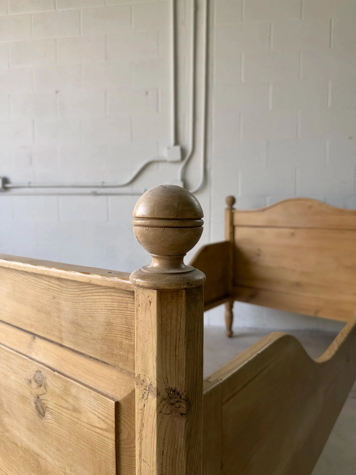 Antique Pine Sleigh Bed - House on Horizon