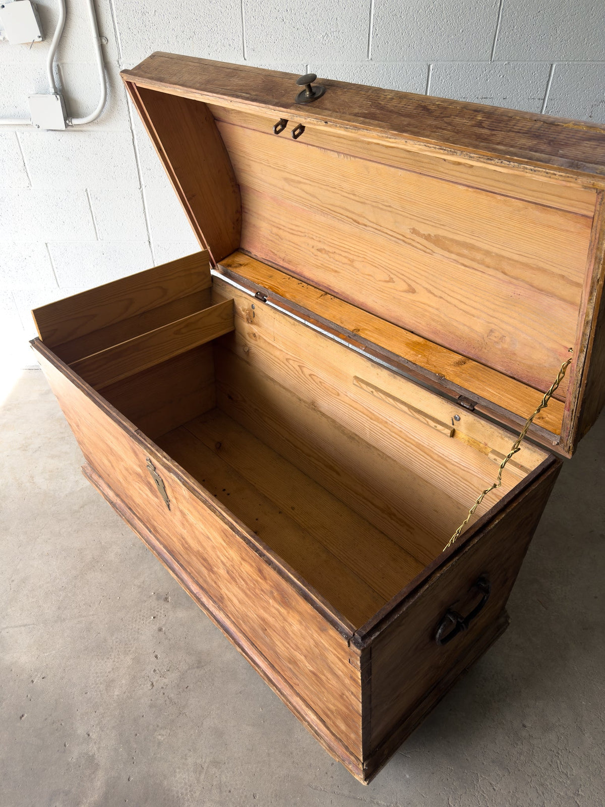 Antique Scottish Pine Trunk - House on Horizon