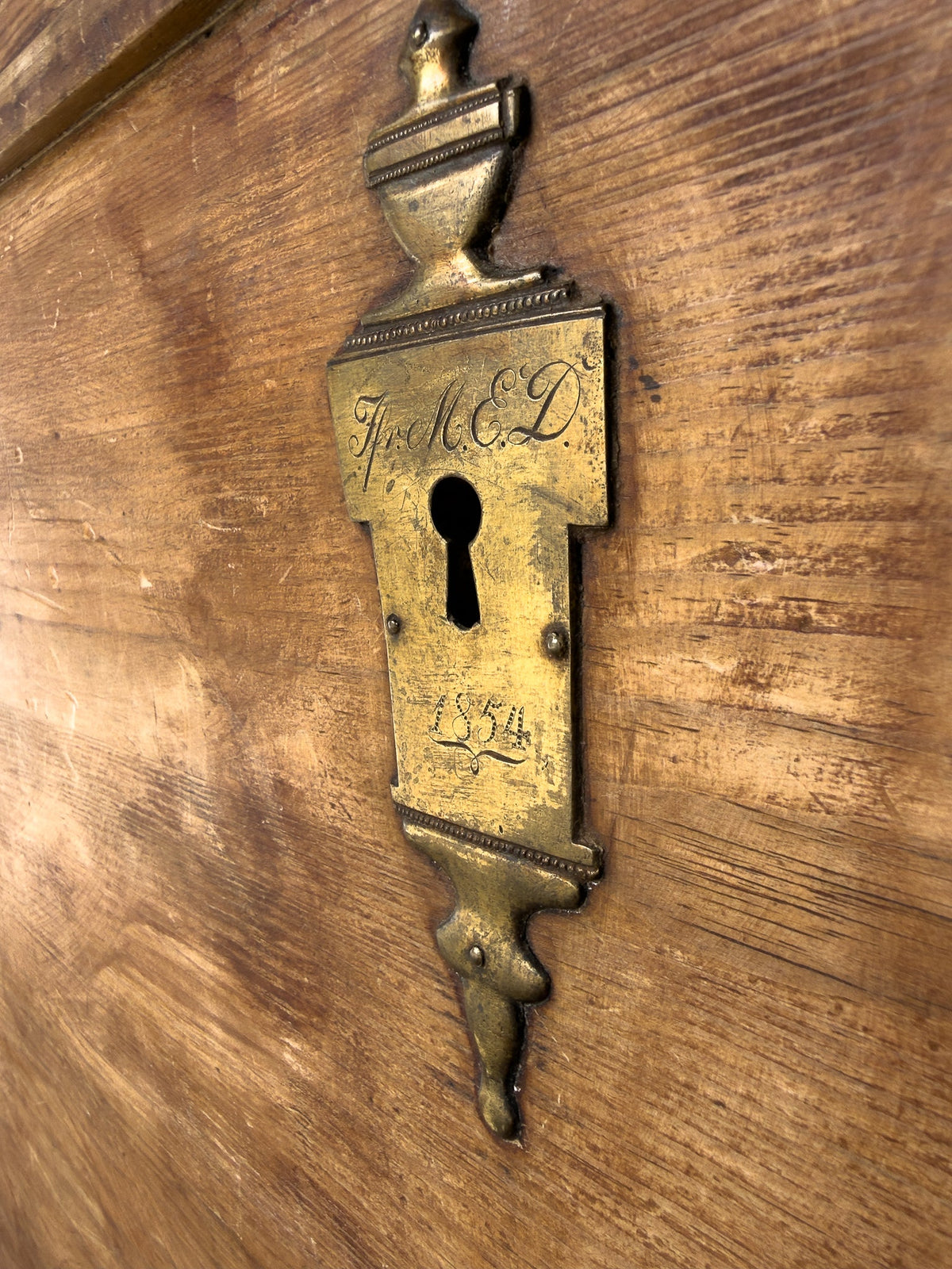 Antique Scottish Pine Trunk - House on Horizon