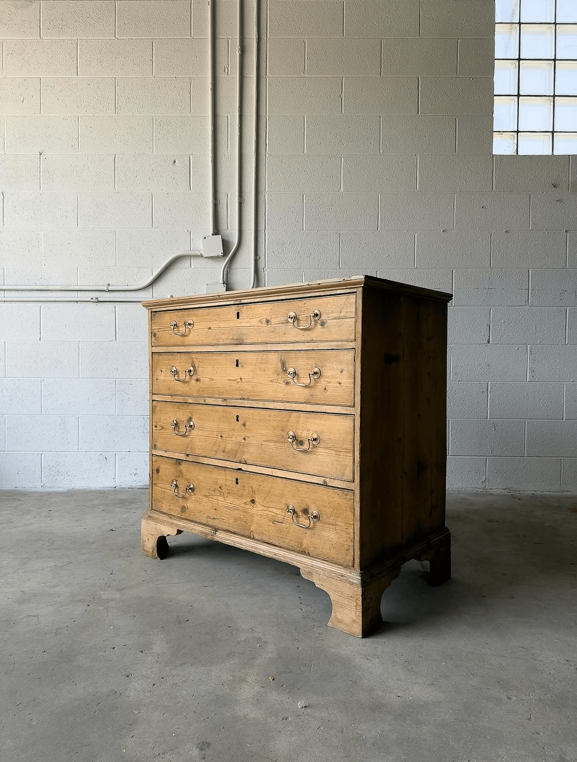 Beautiful English pine dresser with brass handles - House on Horizon