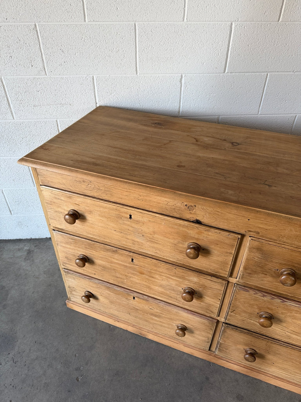 Chest of 6 English pine drawers - House on Horizon
