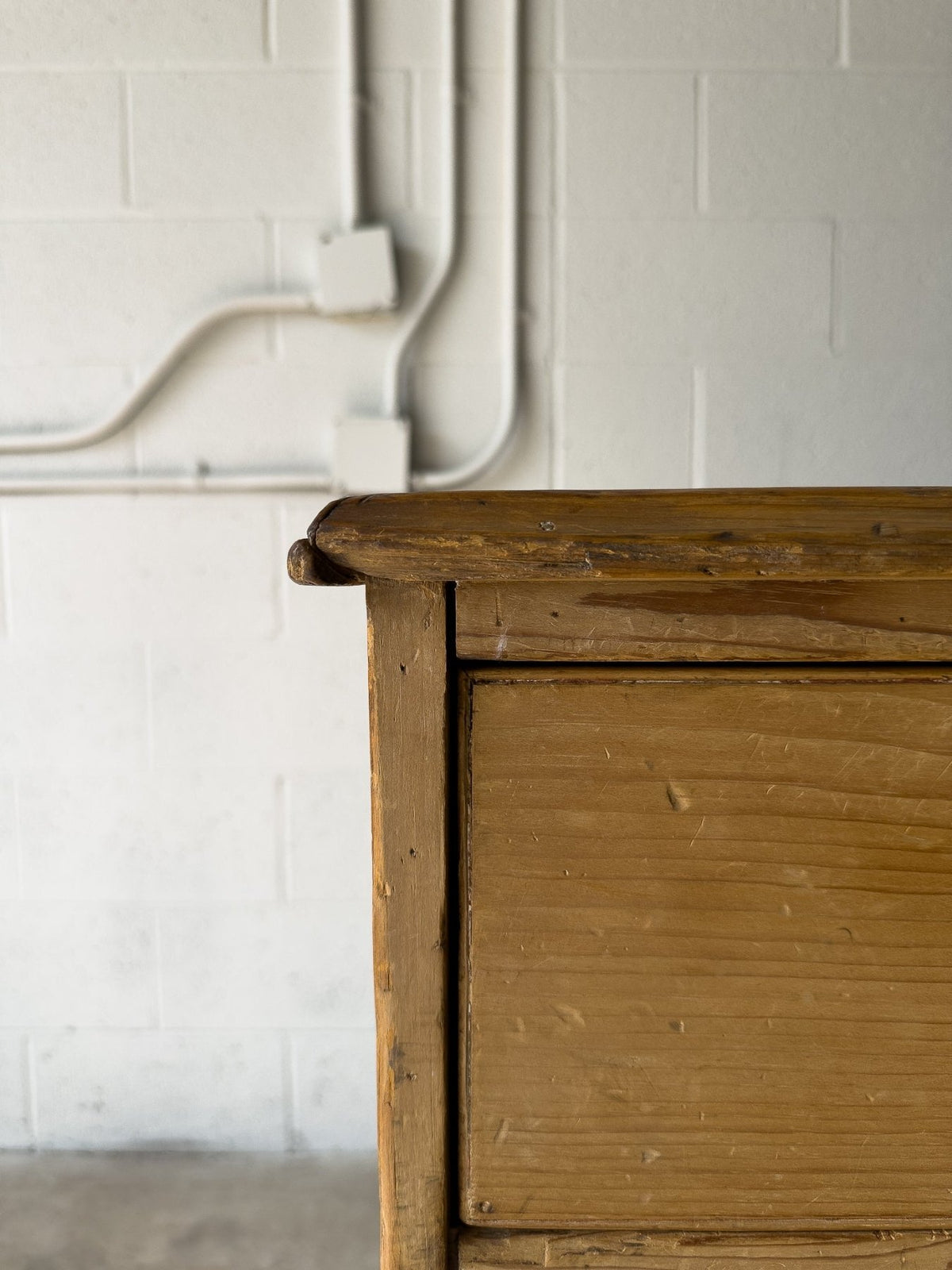 Classic English antique pine drawers - House on Horizon