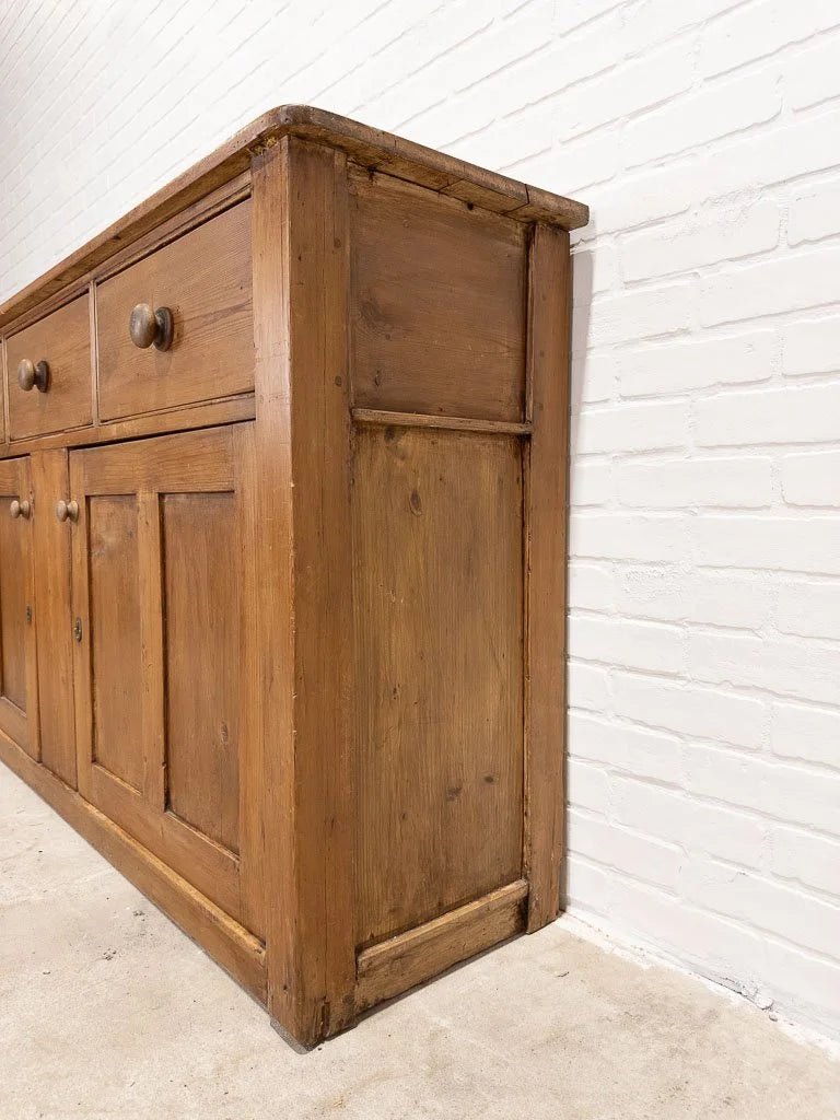 Classic English pine sideboard - House on Horizon