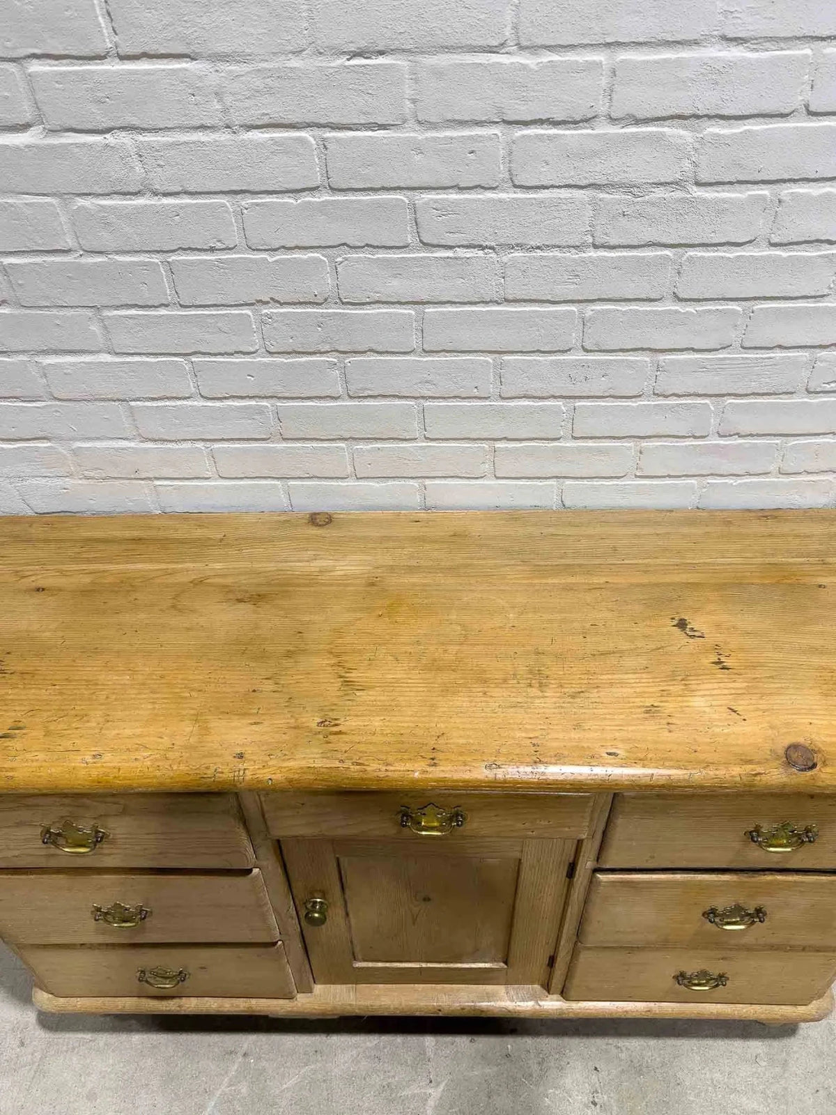 Classic English pine sideboard - House on Horizon