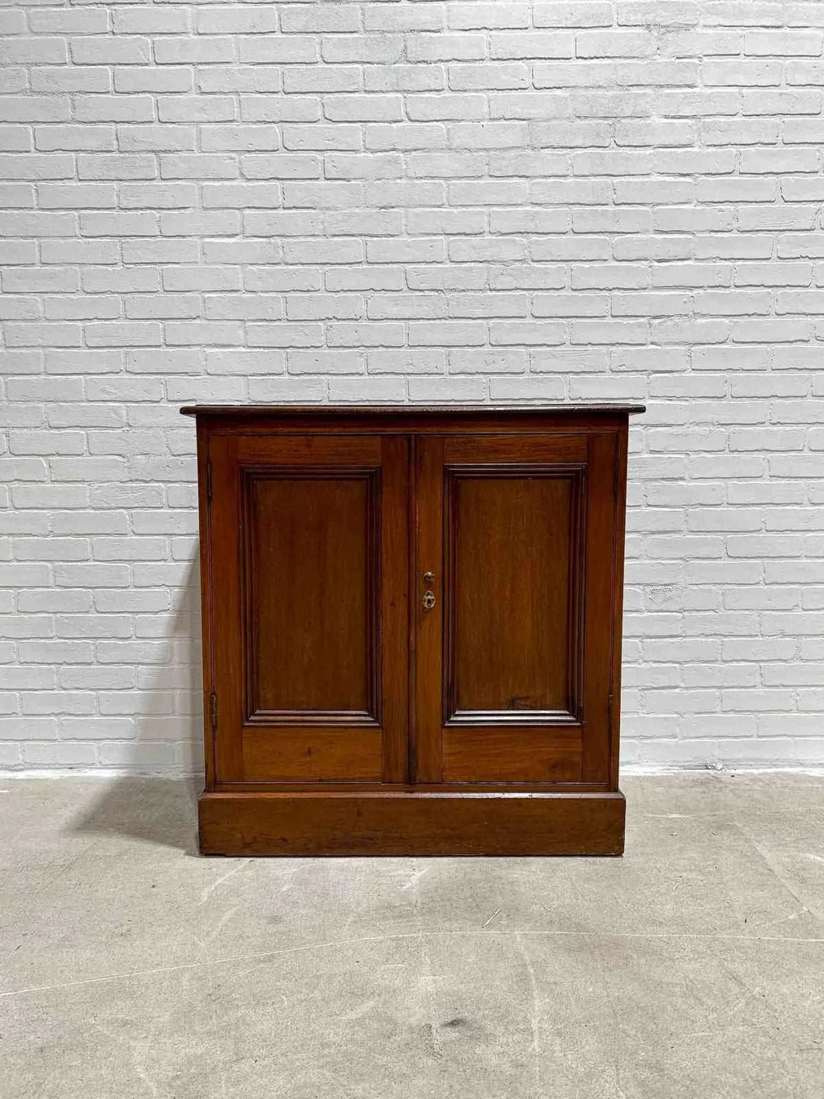Dark English antique cupboard - House on Horizon