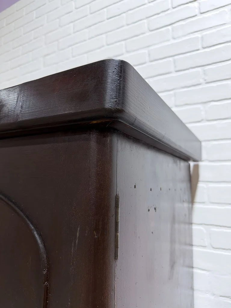English antique linen press with a scumble finish - House on Horizon