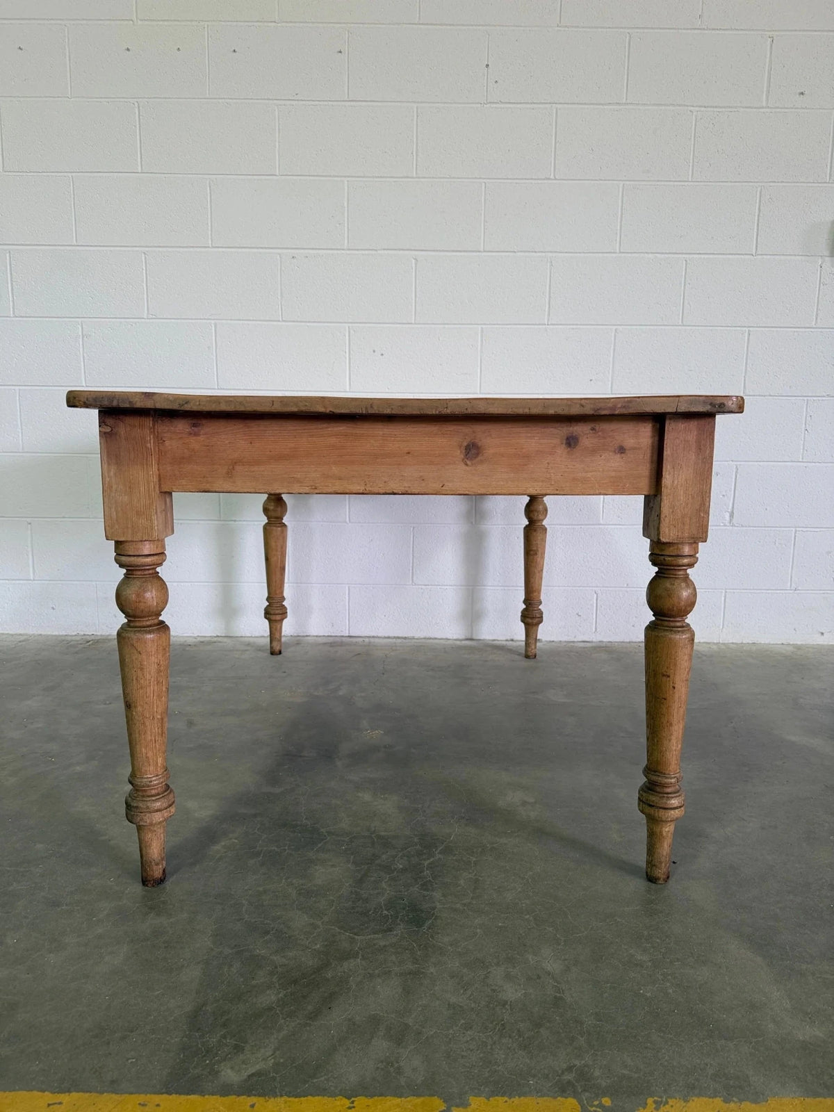 English antique pine table - House on Horizon