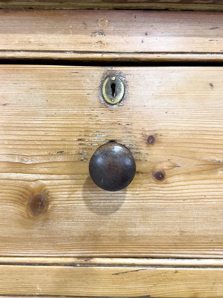 English kitchen dresser with pot board base - House on Horizon