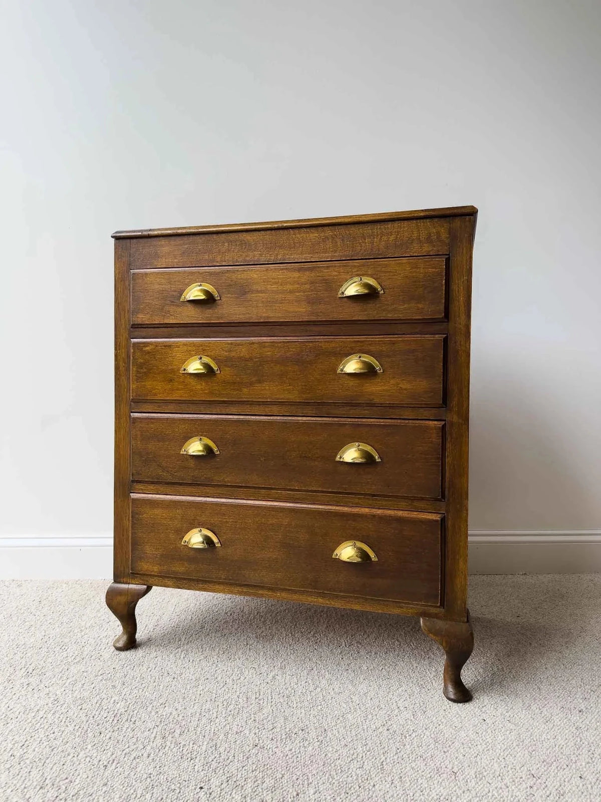 English oak chest of drawers - House on Horizon