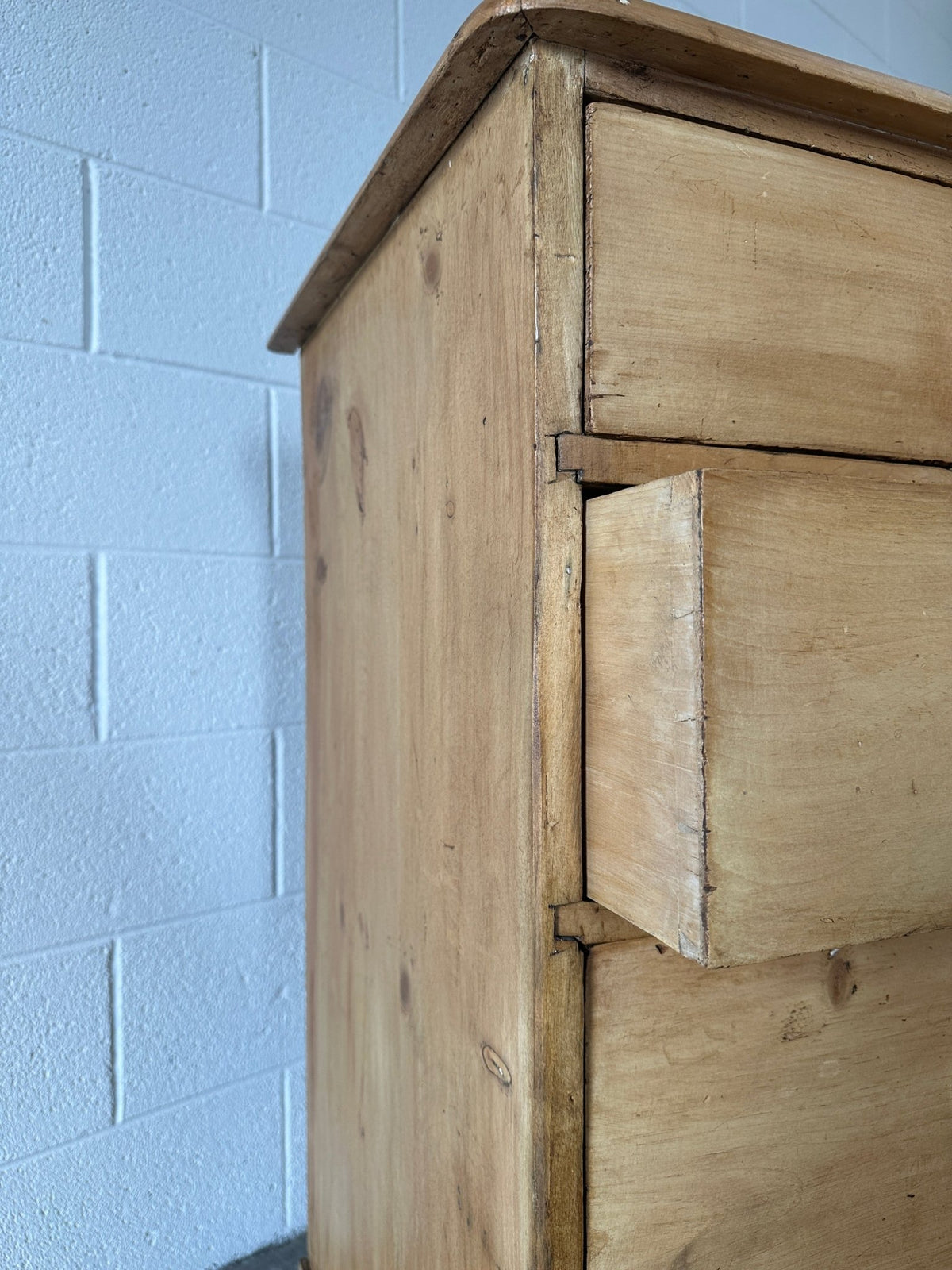 English Pine Chest of Drawers - House on Horizon