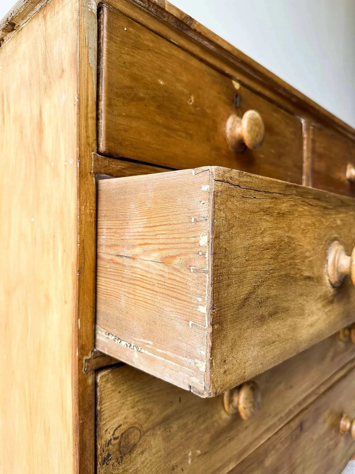 English pine drawers - House on Horizon