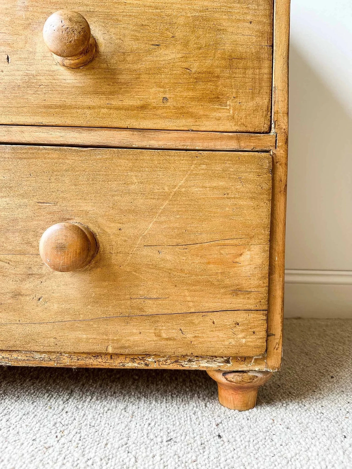 English pine drawers - House on Horizon