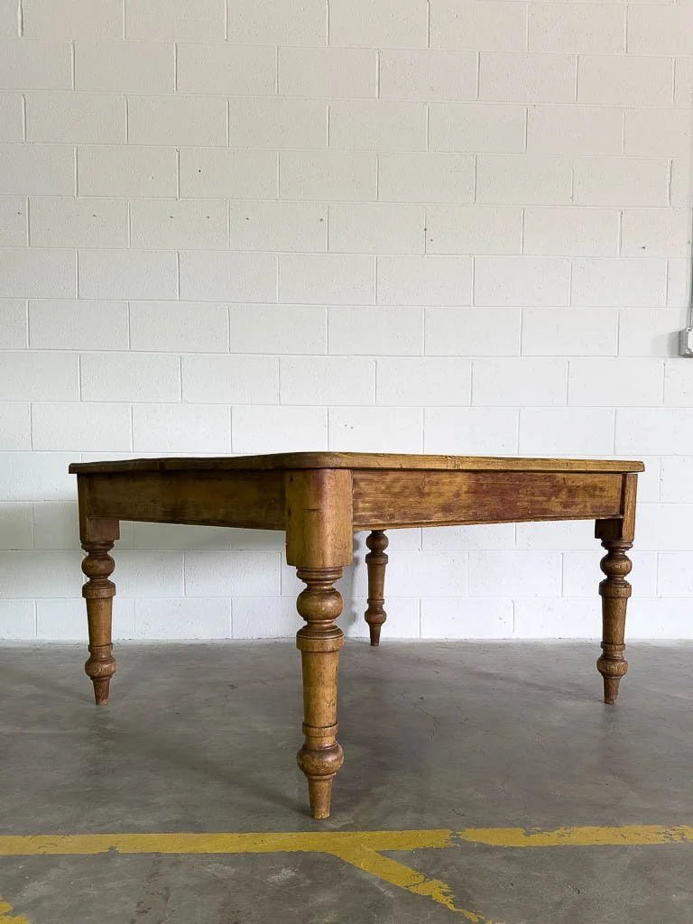 English pine kitchen or dining table - House on Horizon