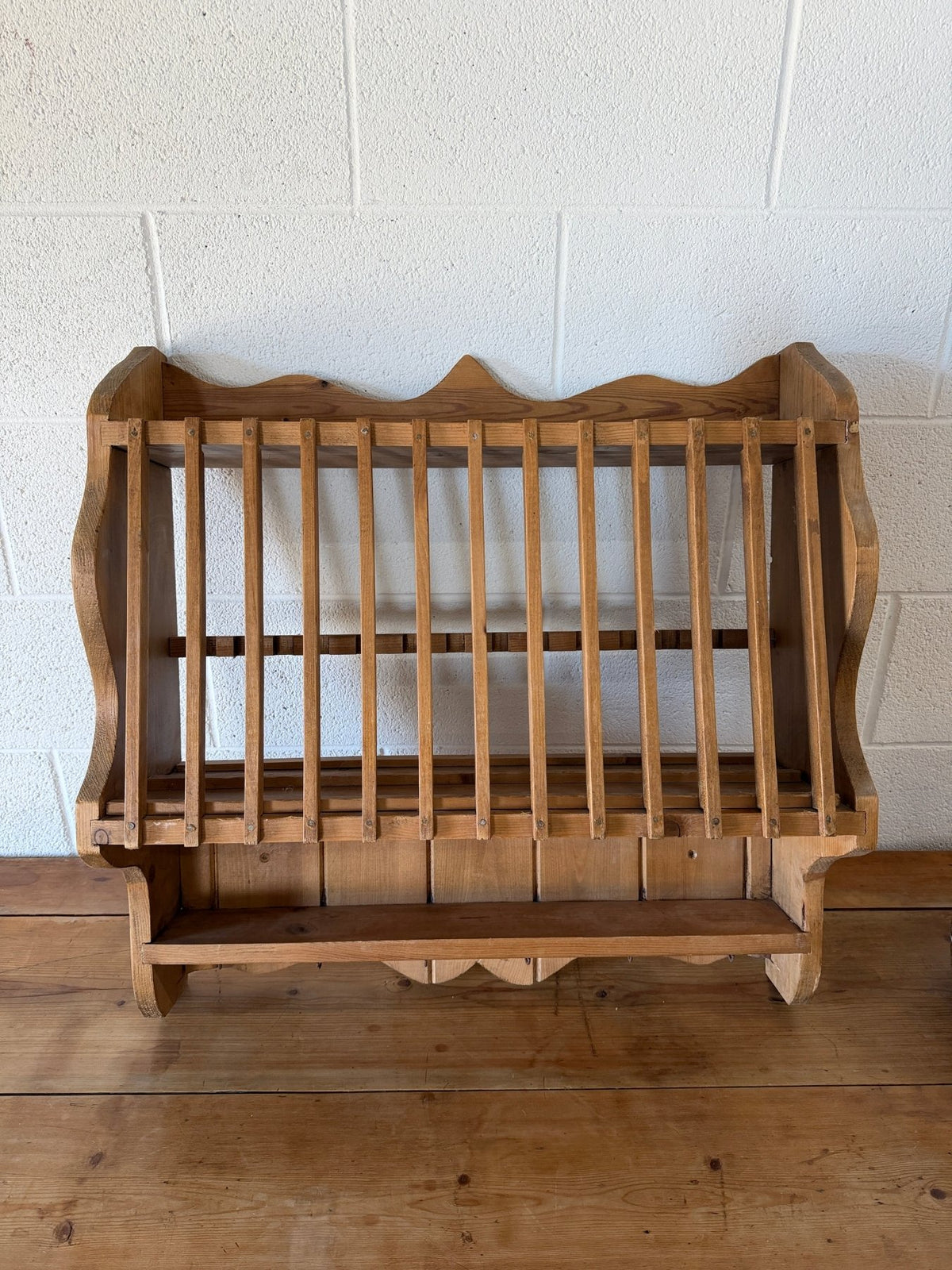 English pine plate rack with hooks - House on Horizon