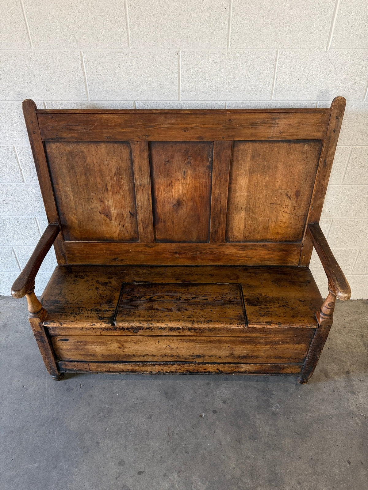English pine settle with storage in the bench seat - House on Horizon