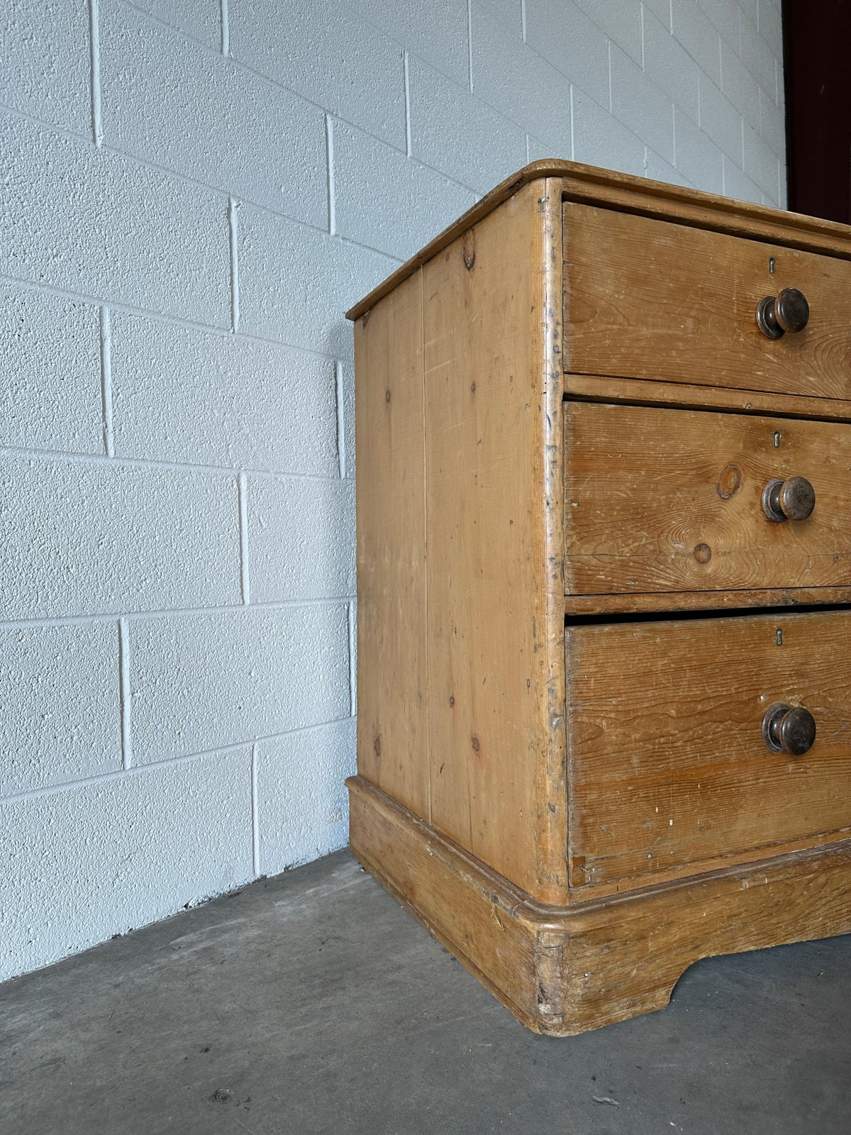 English pine six drawer dresser, circa 1860 - House on Horizon