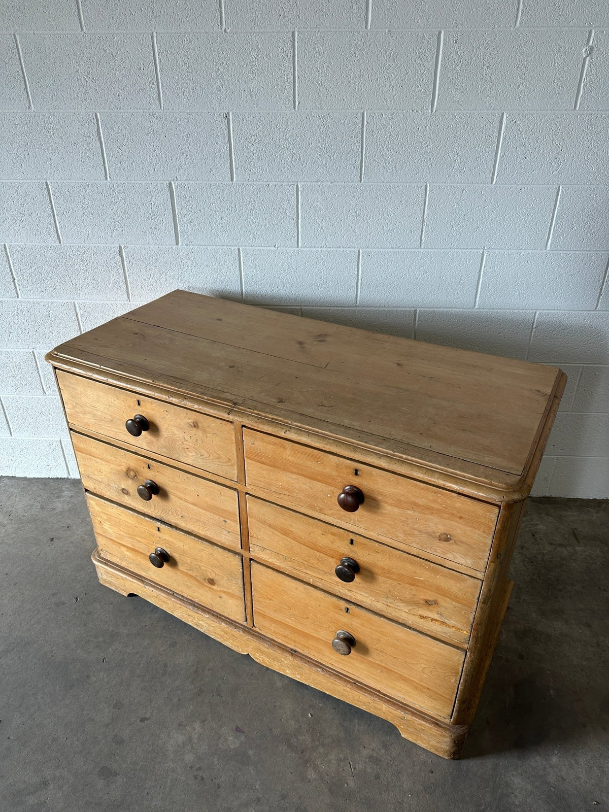 English pine six drawer dresser, circa 1860 - House on Horizon