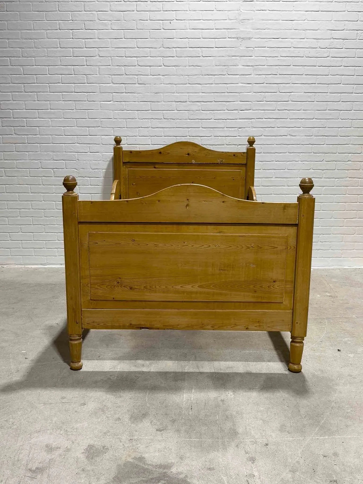 English pine sleigh bed - House on Horizon
