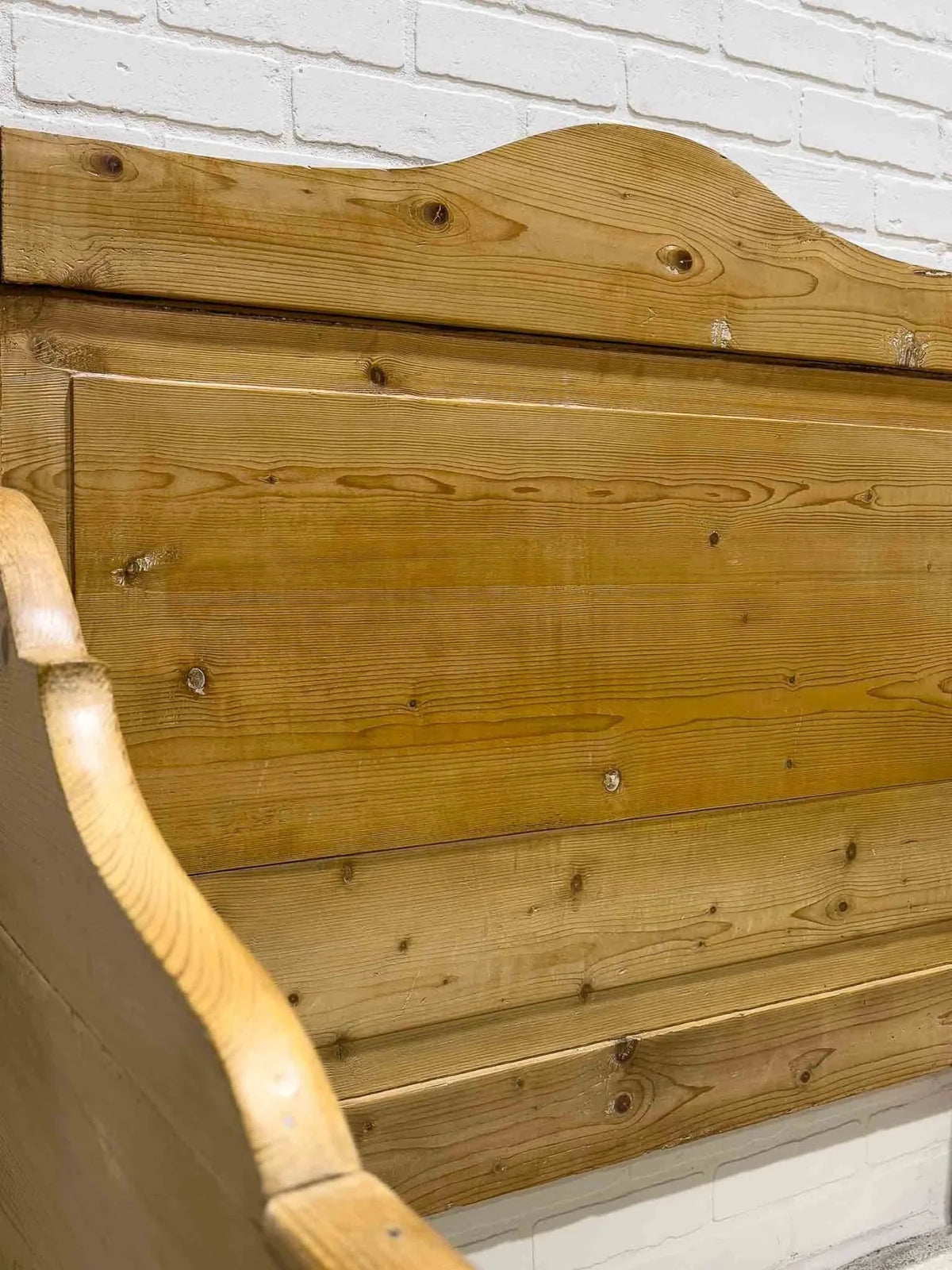 English pine sleigh bed - House on Horizon