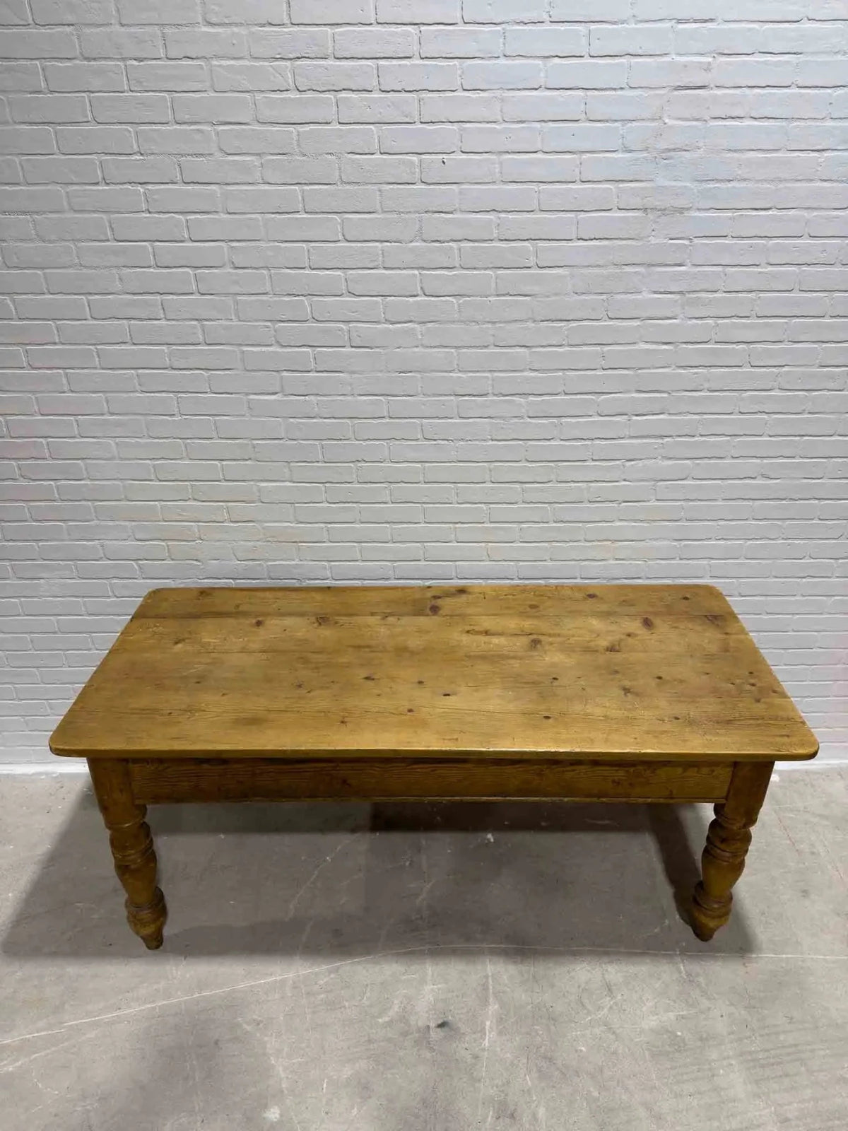 English pine table - House on Horizon