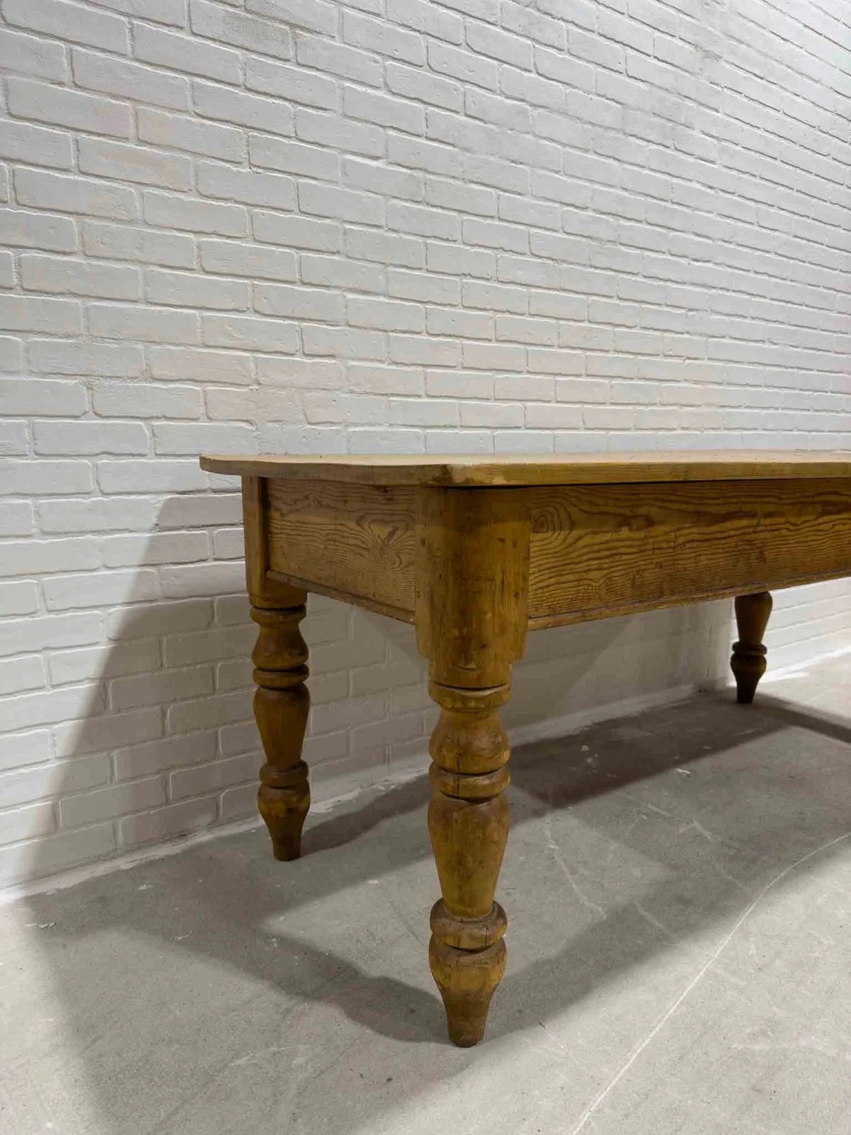 English pine table - House on Horizon