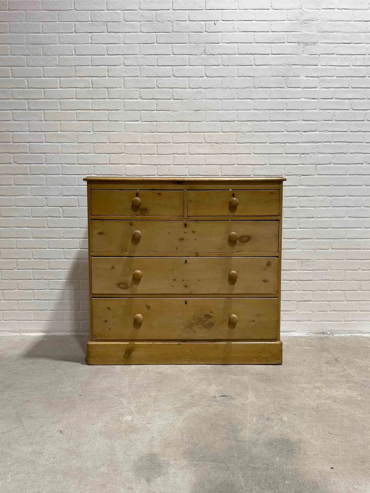 English Victorian pine dresser - House on Horizon