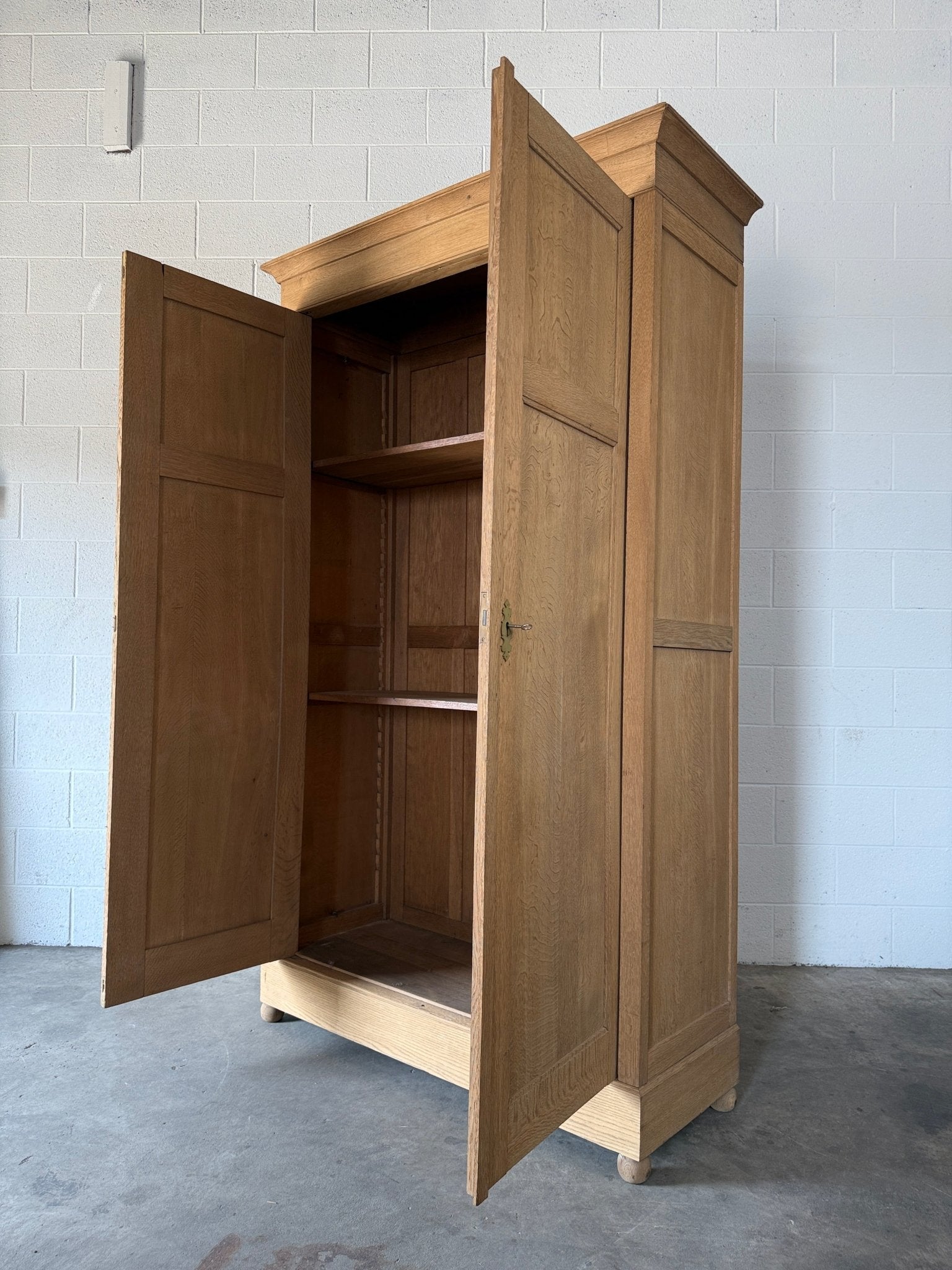 European Antique Light Oak Wardrobe - House on Horizon