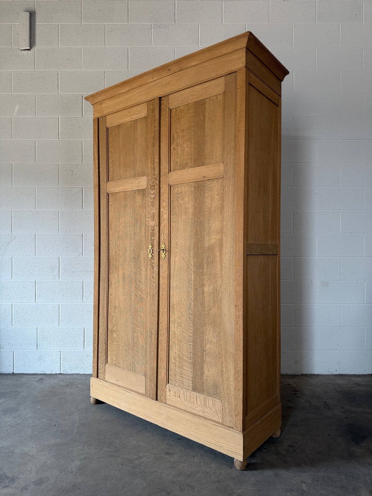 European Antique Light Oak Wardrobe - House on Horizon