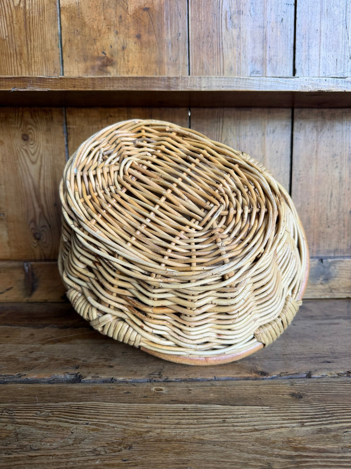 French basket with handle - House on Horizon